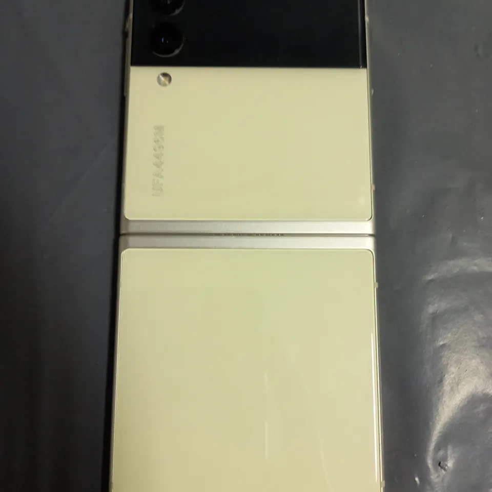 SAMSUNG GALAXY Z FLIP3