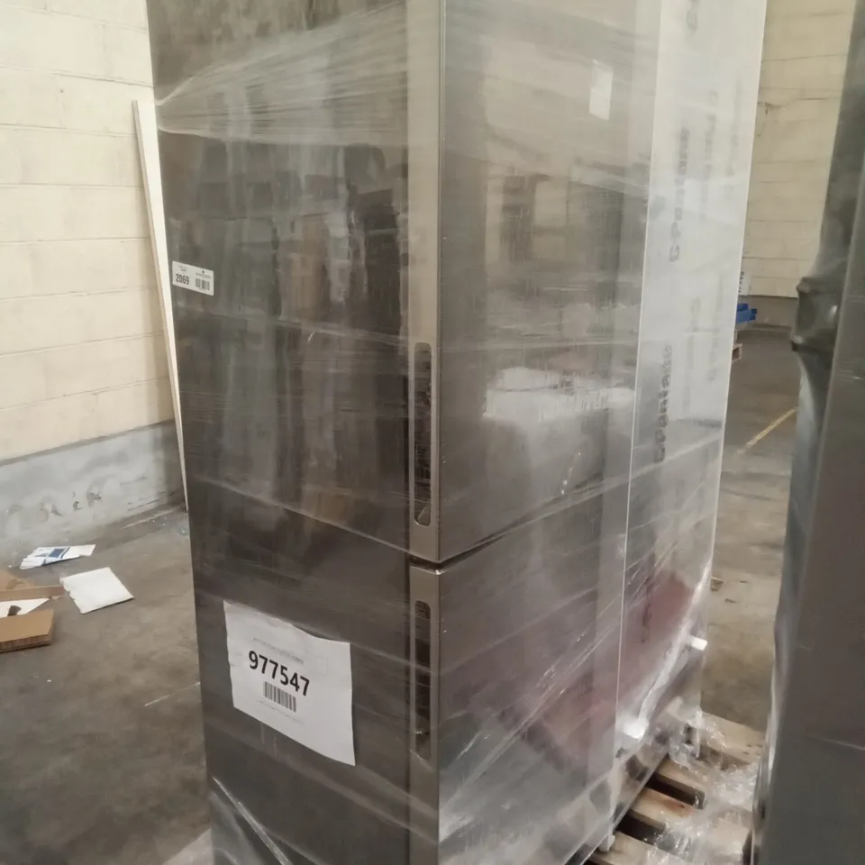 BOSCH KGN34NWEAG SERIE 2 FREESTANDING FRIDGE FREEZER AND BOSCH SERIE 2 FREESTANDING FRIDGE FREEZER SILVER