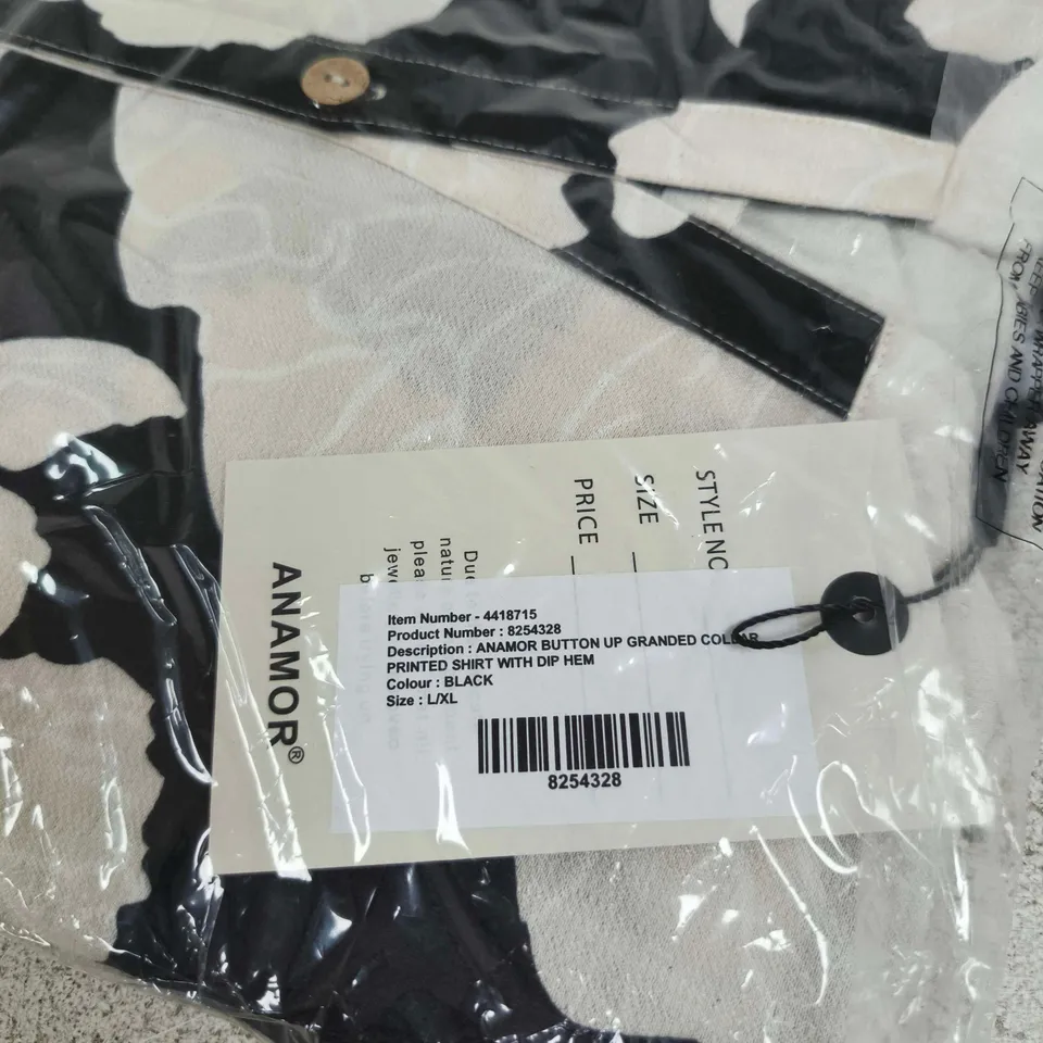 ANAMOR BUTTON UP GRANDED COLLAR PRINTED SHIRT WITH DIP HEM BLACK SIZE LARGE/EXTRA LARGE TAGGED