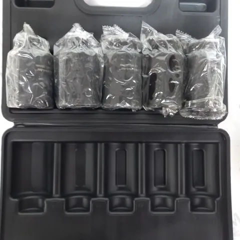 SET OF SOCKET HEADS 30-36MM