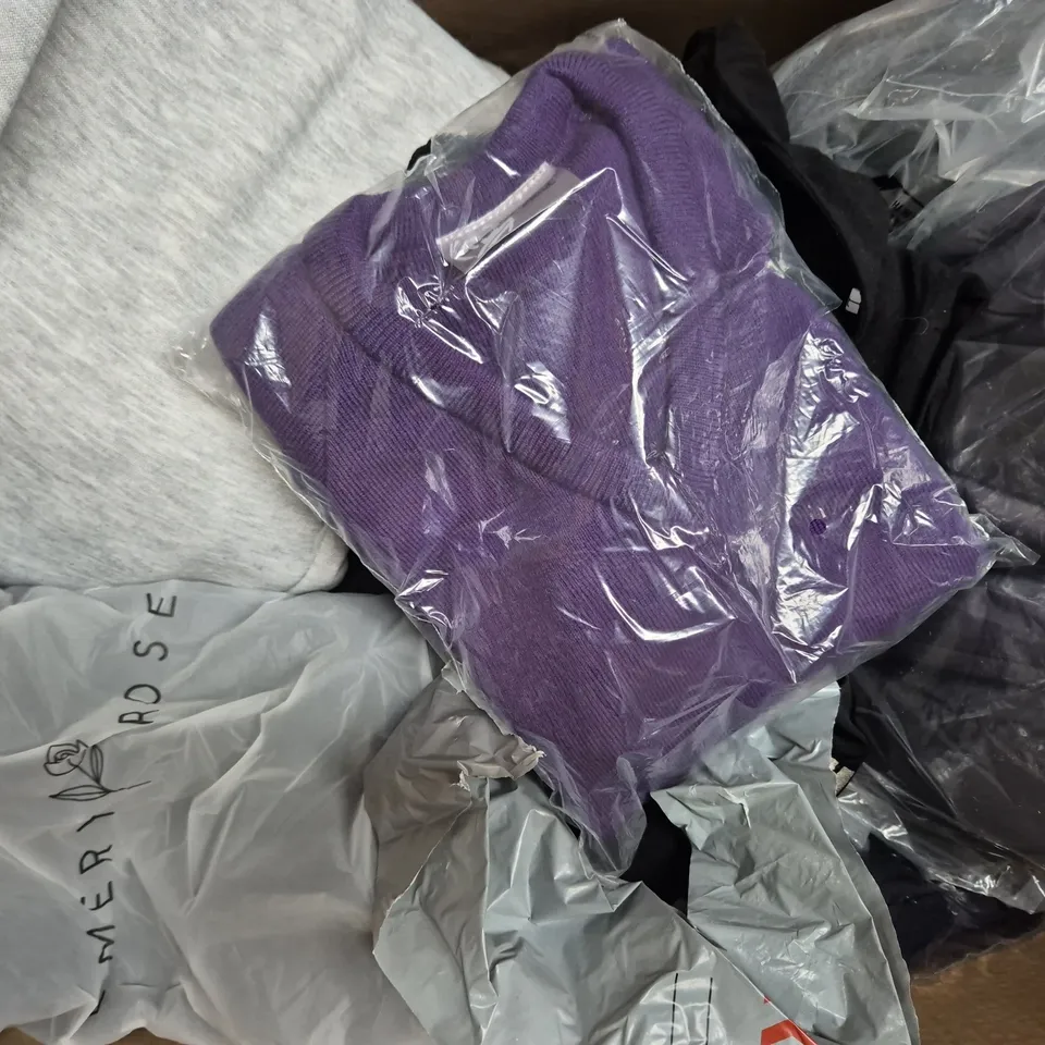 APPROXIMATELY 25 ASSORTED CLOTHING AND FASHION PRODUCTS IN VARIOUS STYLES AND SIZES - COLLECTION ONLY