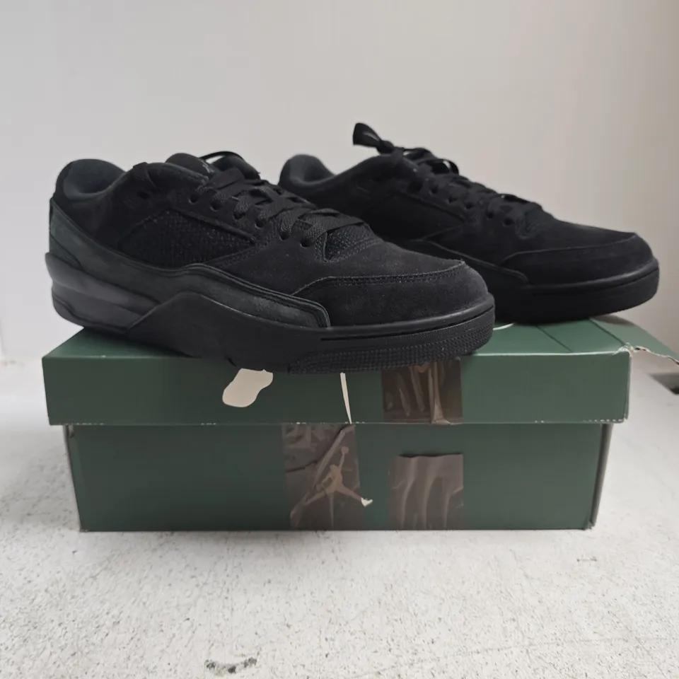 BOXED PAIR OF JORDAN FLIGHT COURT SHOES IN BLACK SIZE UK 11