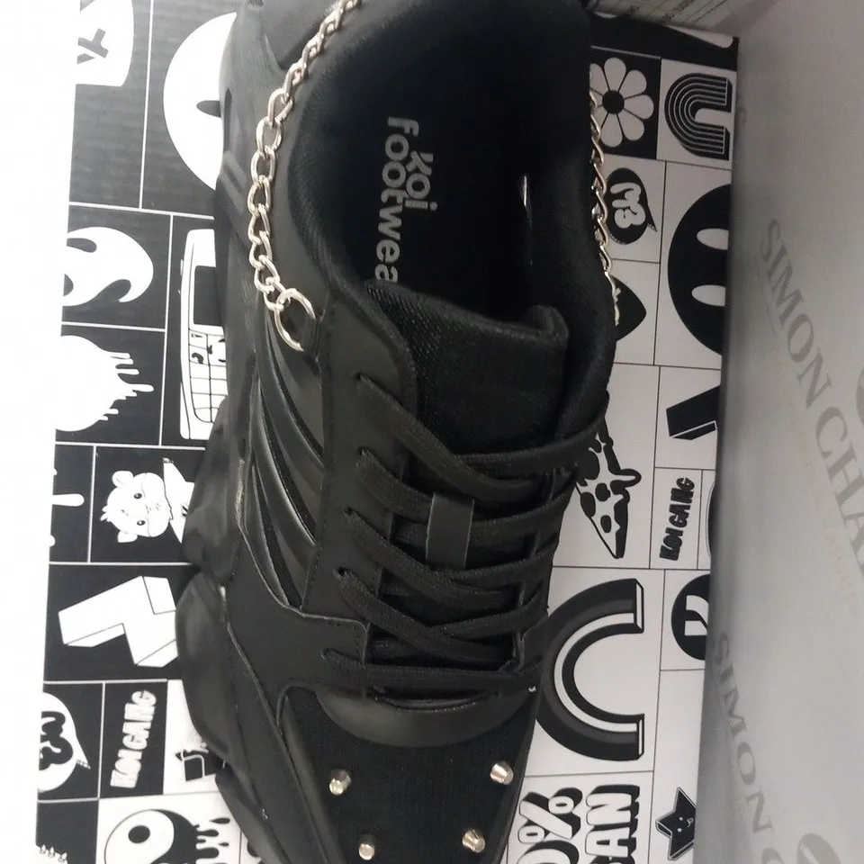 BRAND NEW BOXED PAIR OF KOI DARK MATERIALS MEN'S CHUNKY TRAINERS SIZE 7