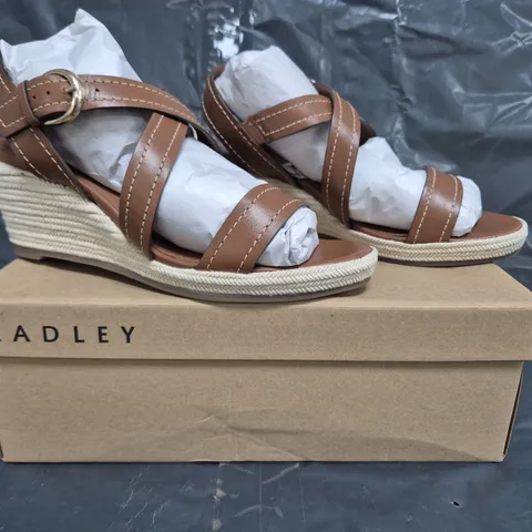 BOXED PAIR OF RADLEY MID WEDGE SANDALS IN SADDLE SIZE 6