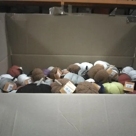 PALLET OF MIXED HALLOWEEN STOCK