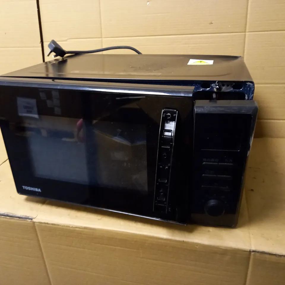 TOSHIBA BLACK MICROWAVE