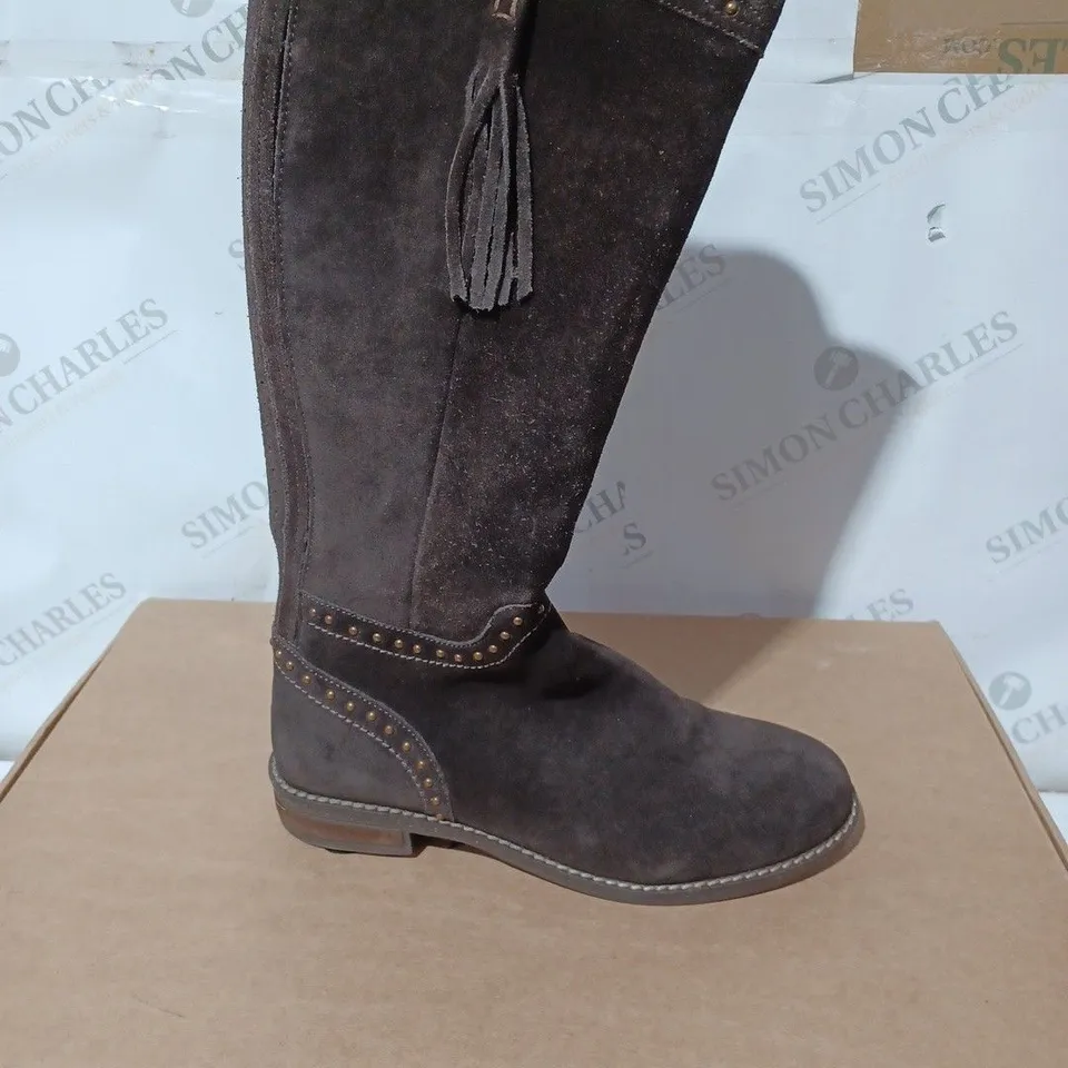 BOXED JOE BROWNS BRICK LANE SUEDE MIDI BOOTS - UK 7