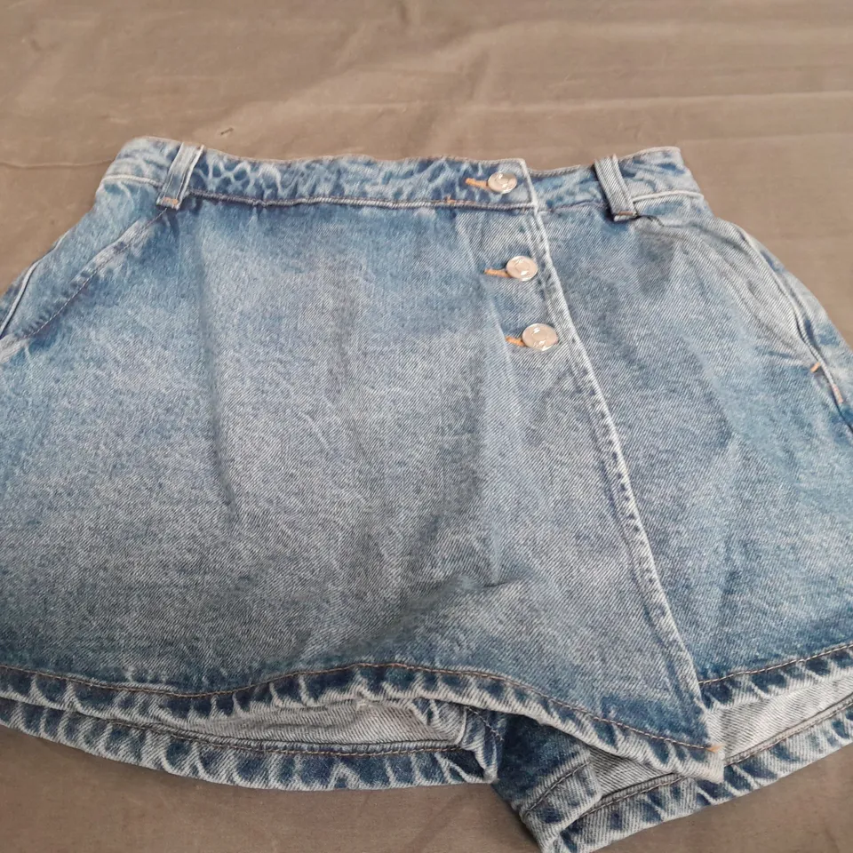 ZARA SKORT IN LIGHT DENIM XS