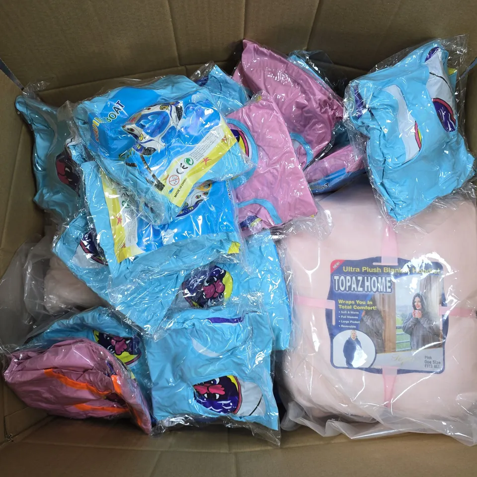 APPROXIMATELY 20 ASSORTED ITEMS TO INCLUDE DUVET COVER SETS, CHILDRENS INFLATABLE RINGS, BLANKET HOODIES, ETC - COLLECTION ONLY