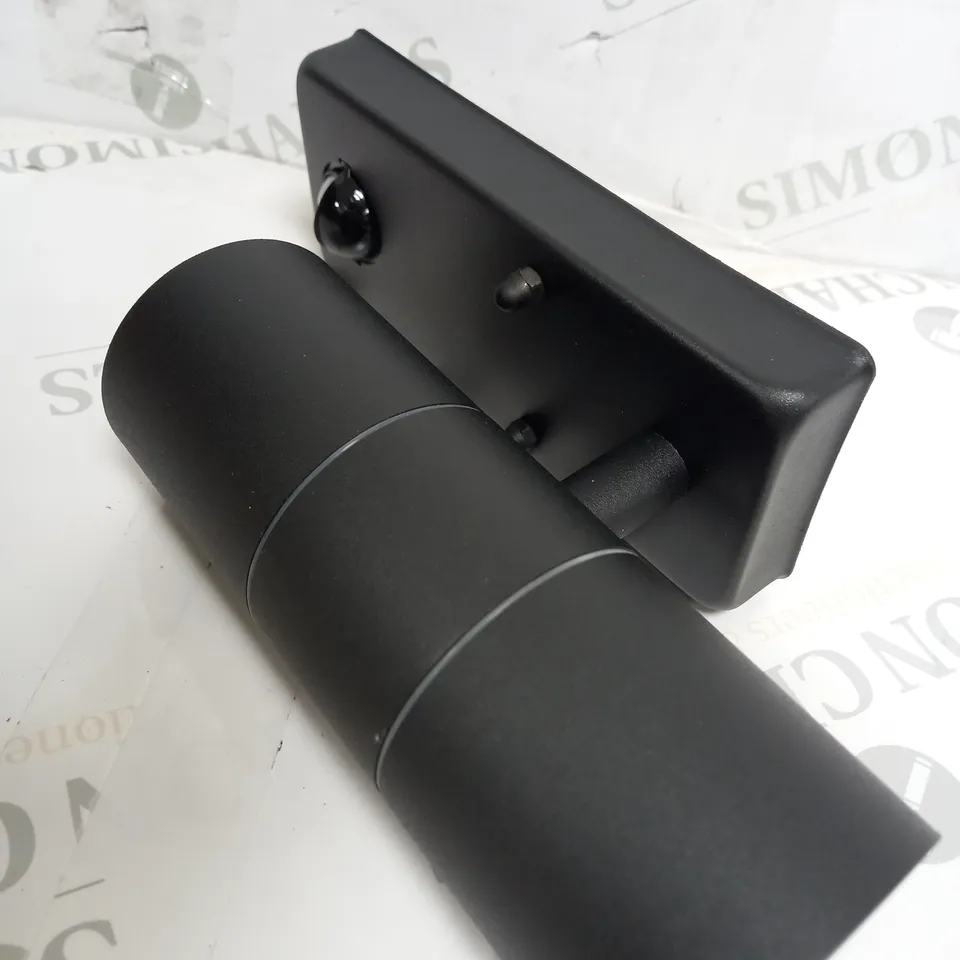 NARTEL MINI PIR WALL LIGHT