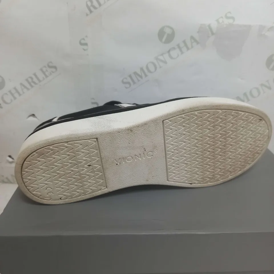 BOXED PAIR OF VIONIC ESSENCE MYLIE TRAINERS IN BLACK SIZE 6
