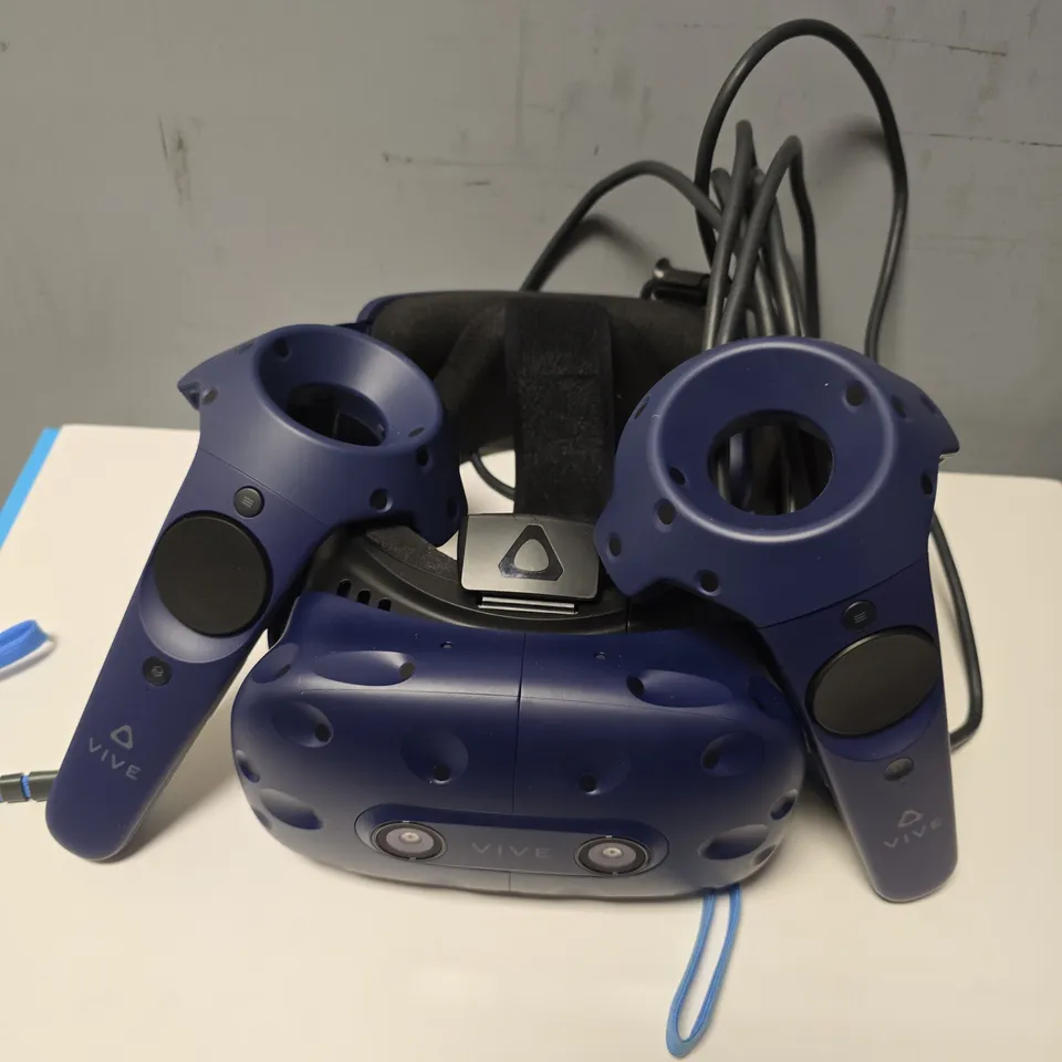 BOXED VIVE PRO VR HEADSET IN BLUE