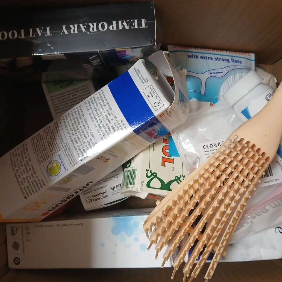 APPROX 12 ASSORTED BEAUTY PRODUCTS TO INCLUDE ALOE PURA GEL, THE ORDINARY CLEANSER, L'OREAL ANTI WRINKLE CREAM, ETC