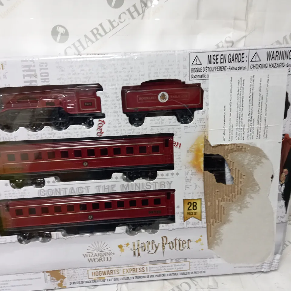 BOXED HOGWARTS EXPRESS MOVING TRAIN SET RRP £59.99