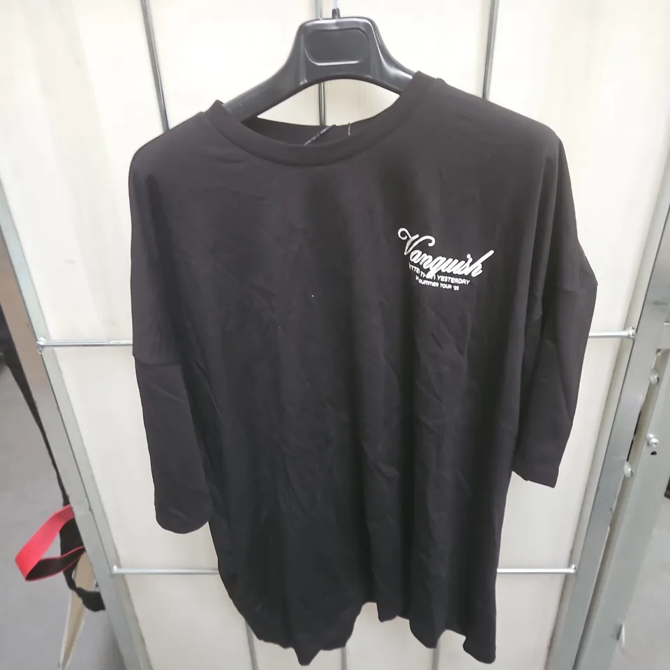 BOX OF APPROXIMATELY 20 ASSORTED CLOTHING ITEMS TO INCLUDE: VANQUISH SHIRT