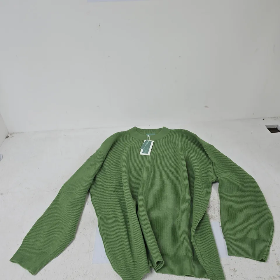 BOX OF APPROXIMATELY 30 ASSORTED CLOTHING ITEMS TO INCLUDE: LA MAREY JUMPER