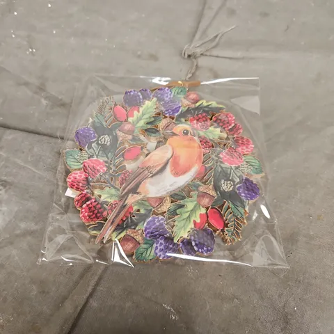 APPROXIMATELY 250 GISELA GRAHAM ROBIN AND BERRIES DISC WOODEN HANGING DECORATIONS