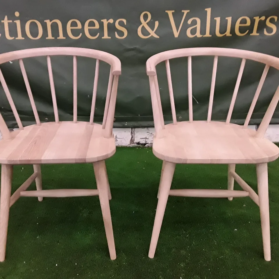 SET OF 2 OAK DINING CHAIRS