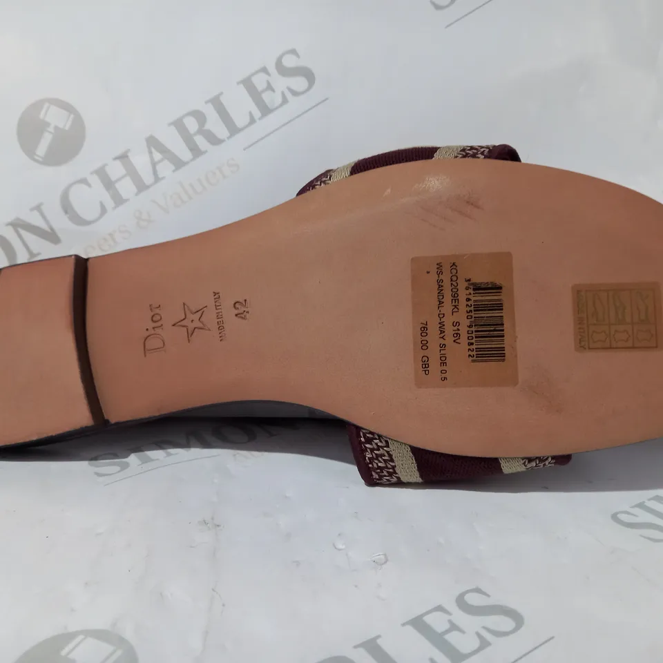 BOXED PAIR OF CHRISTIAN DIOR PARIS SLIDERS IN MAROON EU SIZE 42