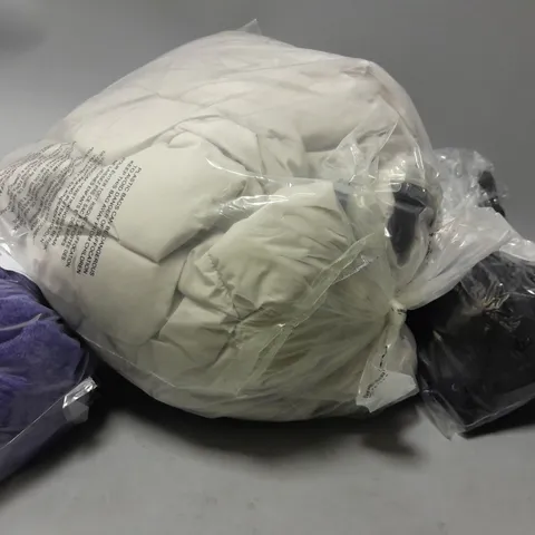 BOX OF APPROXIMATELY 15 CLOTHING ITEMS TO INCLUDE TROUSERS, CARDIGAN, JUMPER ETC