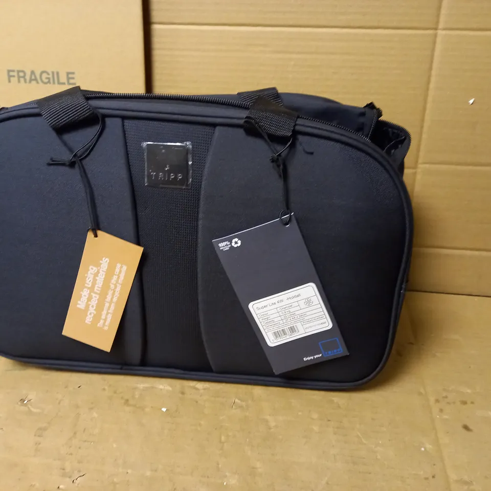 TRIPP SUPER LITE 4W HOLDALL CHARCOAL 