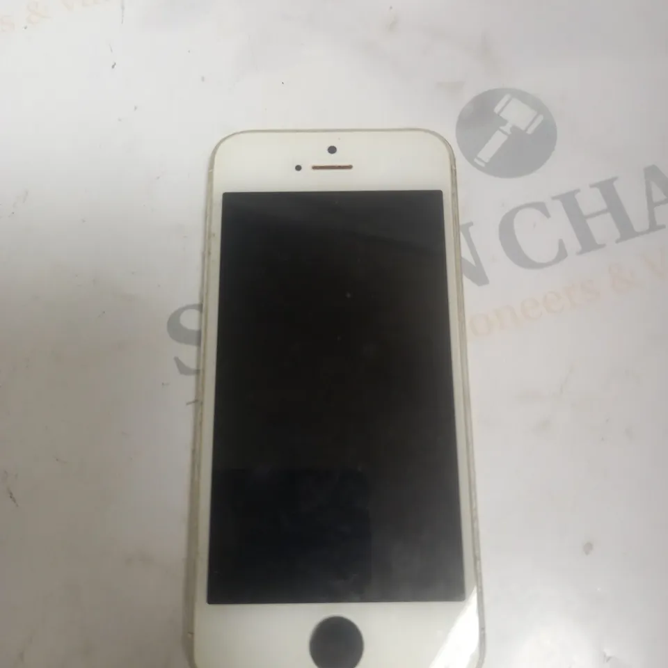 APPLE IPHONE WHITE MODEL A1457