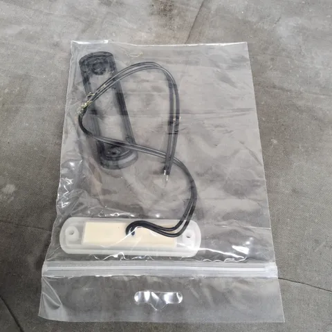 APPROXIMATELY 60 VENTA  SM189 SERIES LED FRONT MARKER LIGHTS 