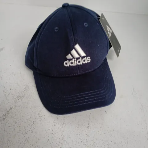 ADIDAS LOGO CAP IN NAVY
