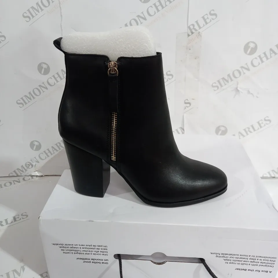 BOXED PAIR OF ALDO BLACK BOOTS SIZE 5