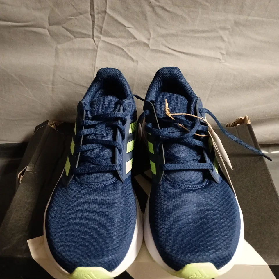 BOXED PAIR OF ADIDAS GALAXY 6M RUNNING SHOES – UK SIZE 8.5
