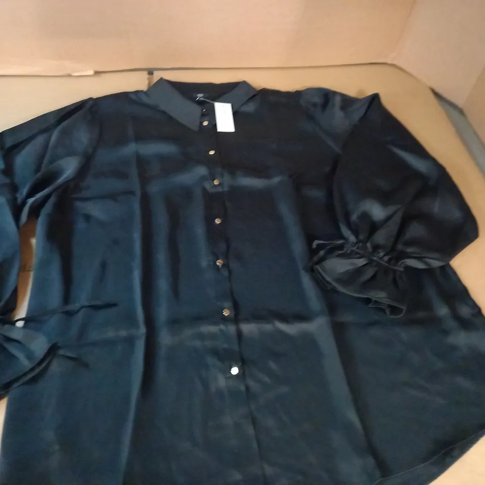 RIVER ISLAND PLUS BLACK BLOUSE - UK 24