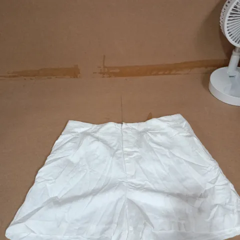 NOBODY'S CHILD WHITE SHORTS – UK 14 (EU 42, USA 10)