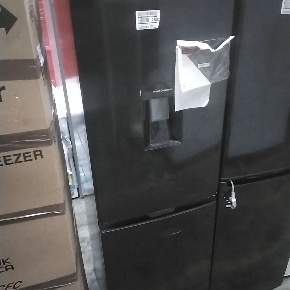 SWAN
SR156130B 55CM WIDE, TOTAL NO FROST, 50/50 SPLIT, WATER DISPENSER, FRIDGE FREEZER - BLACK