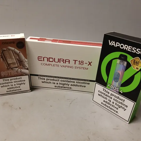 APPROXIMATELY 20 VAPES & E-CIGARETTES TO INCLUDE VAPORESSO XROS 4, INNOKIN ENDURA T18-X, ASPIRE GOTEK, ETC