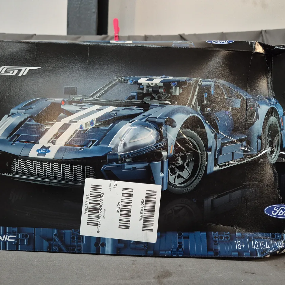 BOXED LEGO TECHNIC FORD GT [SET 42154] RRP £210