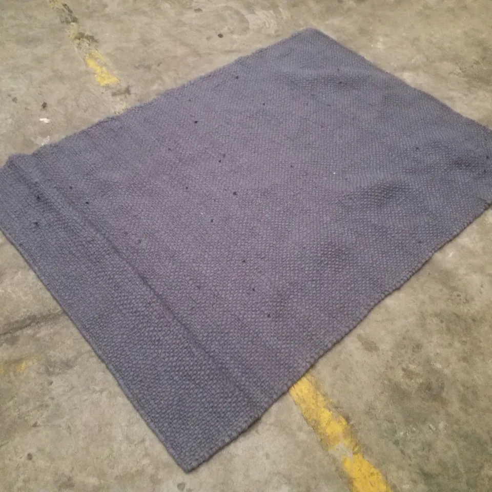 QUALITY DESIGNER AREA RUG APPROXIMATELY 120×180CM