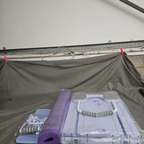 Portable massage table with face cradle – pale lavender/blue