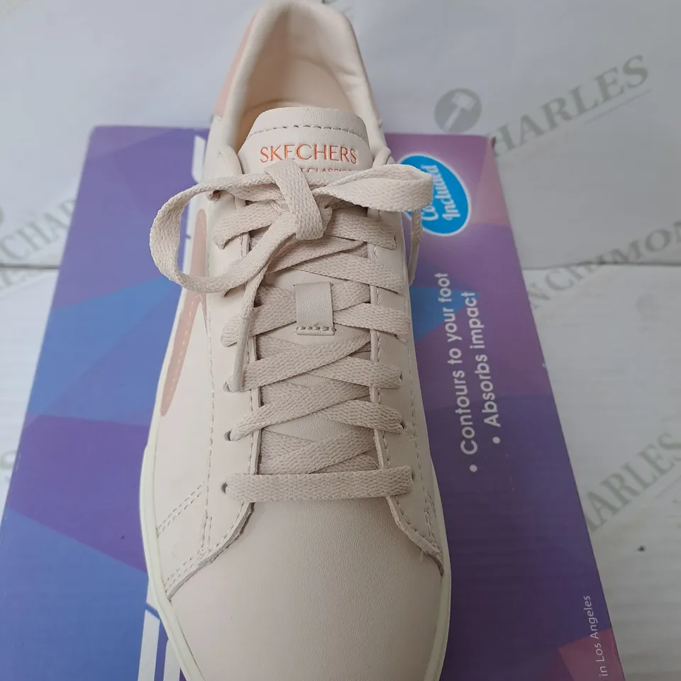 BOXED SKECHERS COURT CLASSICS BLUSH SIZE 3