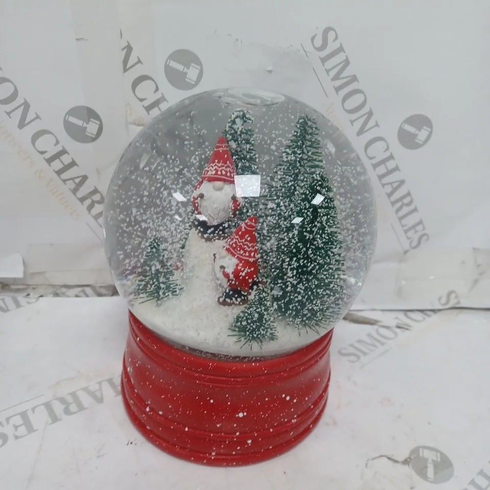 SANTA EXPRESS CHRISTMAS CHARACTER MUSICAL WATER SPINNER