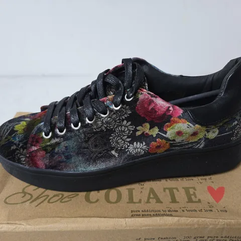 BOXED SHOE COLATE FLOWER TRAINERS, BLACK/MULTI - SIZE EUR 41