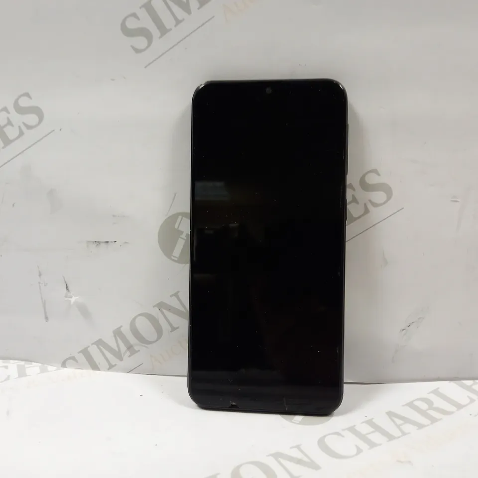 SAMSUNG ANDROID SMARTPHONE IN BLACK