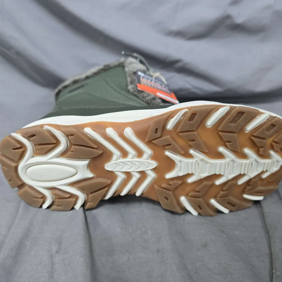 UNBOXED PAIR OF MOUNTAIN WAREHOUSE OHIO WOMENS THERMAL FLEECE LINED SNOW BOOTS IN KHAKI - UK 6