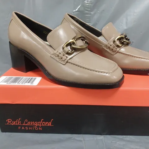BOXED PAIR OF RUTH LANGSFORD BLOCK HEEL LOAFERS IN TAUPE SIZE 4