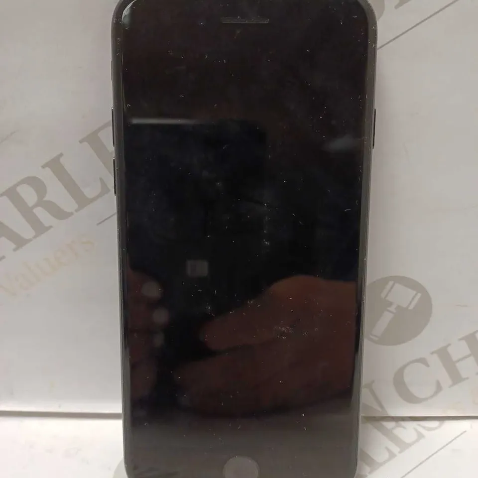 APPLE IPHONE 7 A1788 - BLACK
