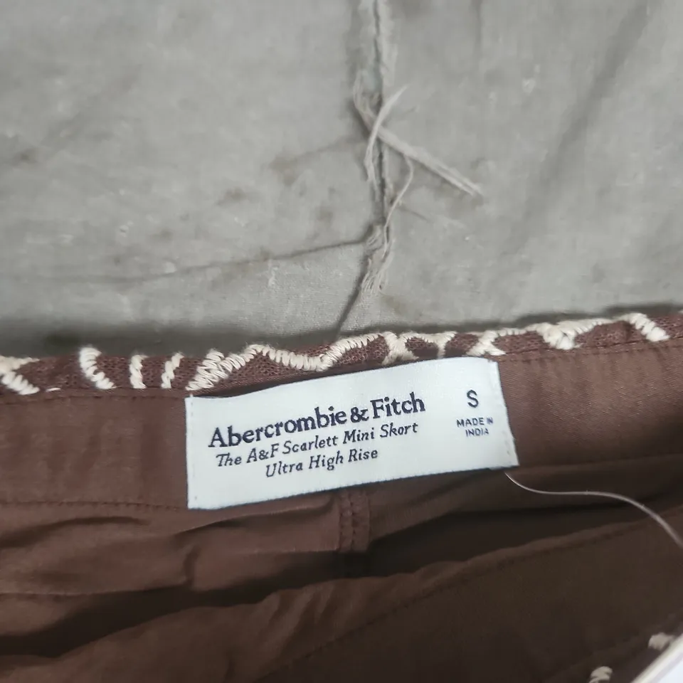ABERCROMBIE & FITCH SCARLETT MINI SKORT – ULTRA HIGH RISE, SIZE SMALL