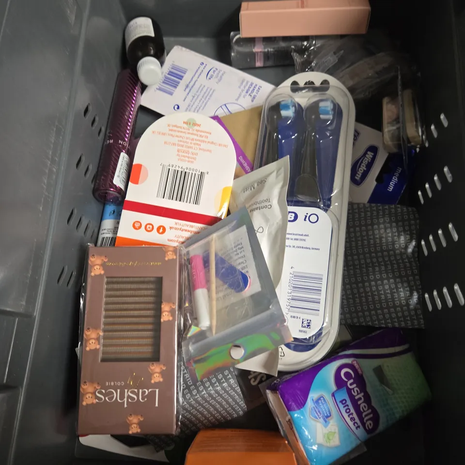 APPROXIMATEY 20 ASSORTED HEALTH AND BEAUTY PRODUCTS TO INCLUDE - T GEL SHAMPOO - DARK CHEEKY CHERRY TINGLE TANNING LOTION AND FALSE LASHES