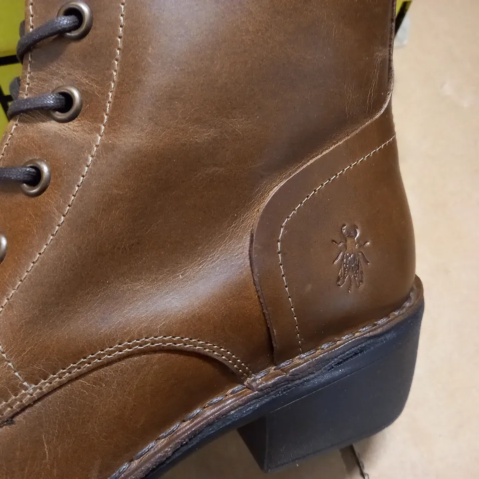 BOXED PAIR OF FLY LONDON BOOTS IN CAMEL - UK 7