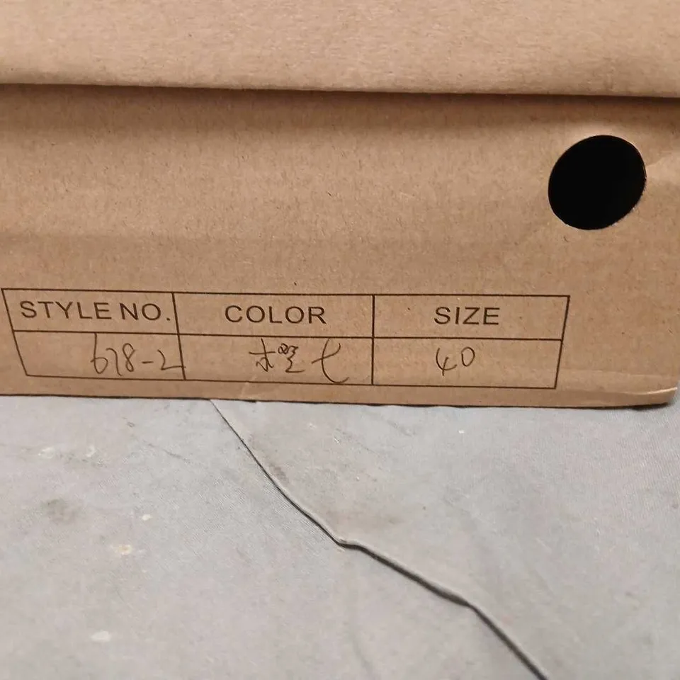 LOSLANDIFEN ORANGE PATENT MARY JANE HIGH-HEELED SHOES – UK7 (EU40)