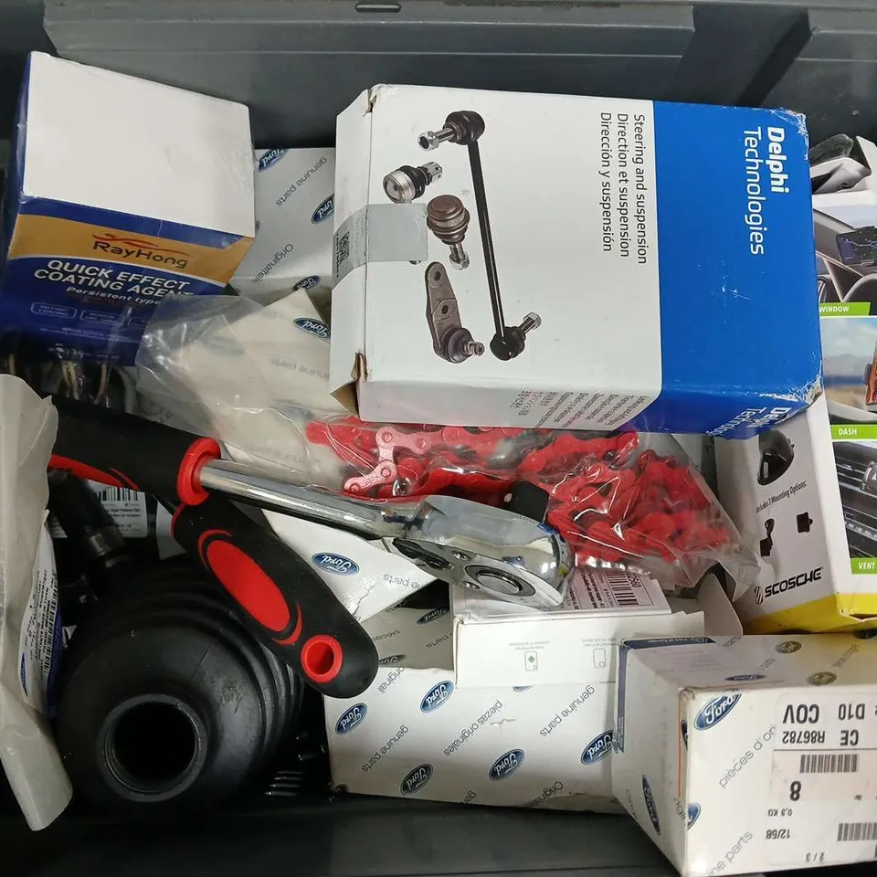 APPROXIMATELY 12 ASSORTED VEHICLE PARTS & ACCESORIES TO INCLUDE DELPHI TECHNOLOGIES STEERING AND SUSPENSION, QUICK EFFECT COATING AGENT, GLASS POLISHING LIQUID, ETC