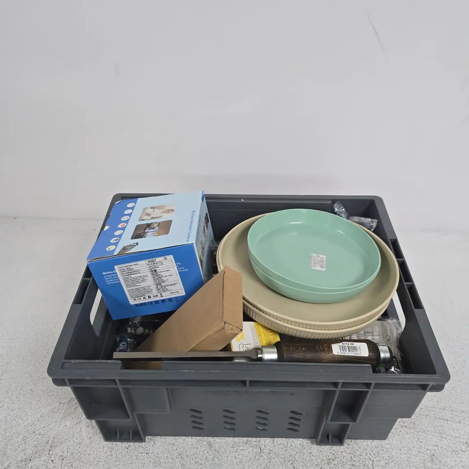 TOTE OF APPROXIMATELY 10 ASSORTED ITEMS INCLUDING PLASTIC PLATES, FOX SURFACE FISHING MAINLINE AND TRASH CAN FRESHENER
